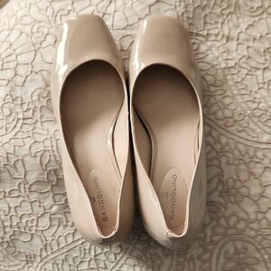 Bandolino Women's Taupe Pumps